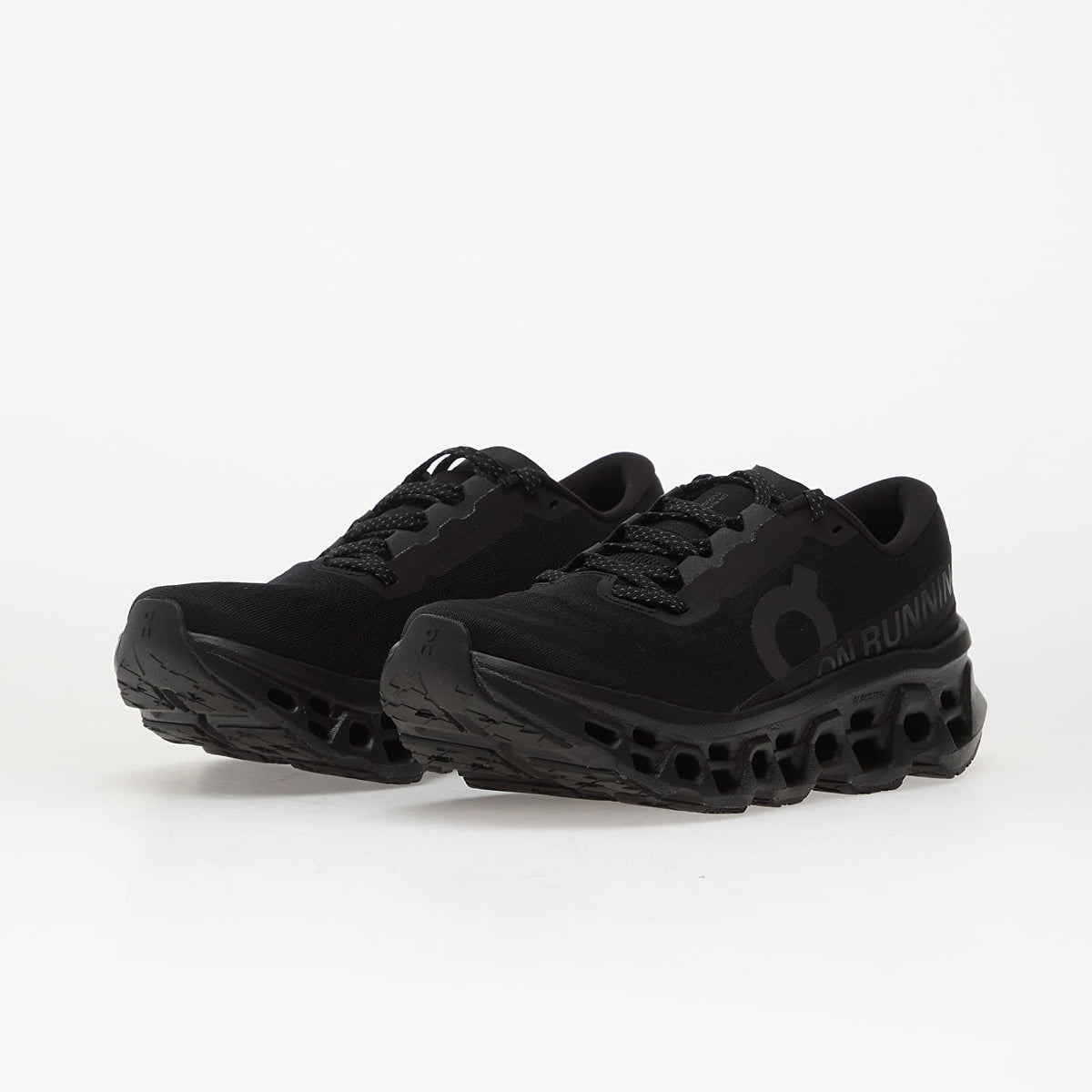 On Cloud Monster Premium quality sneakers.
Lightweight, comfortable & stylish for. Big Size.