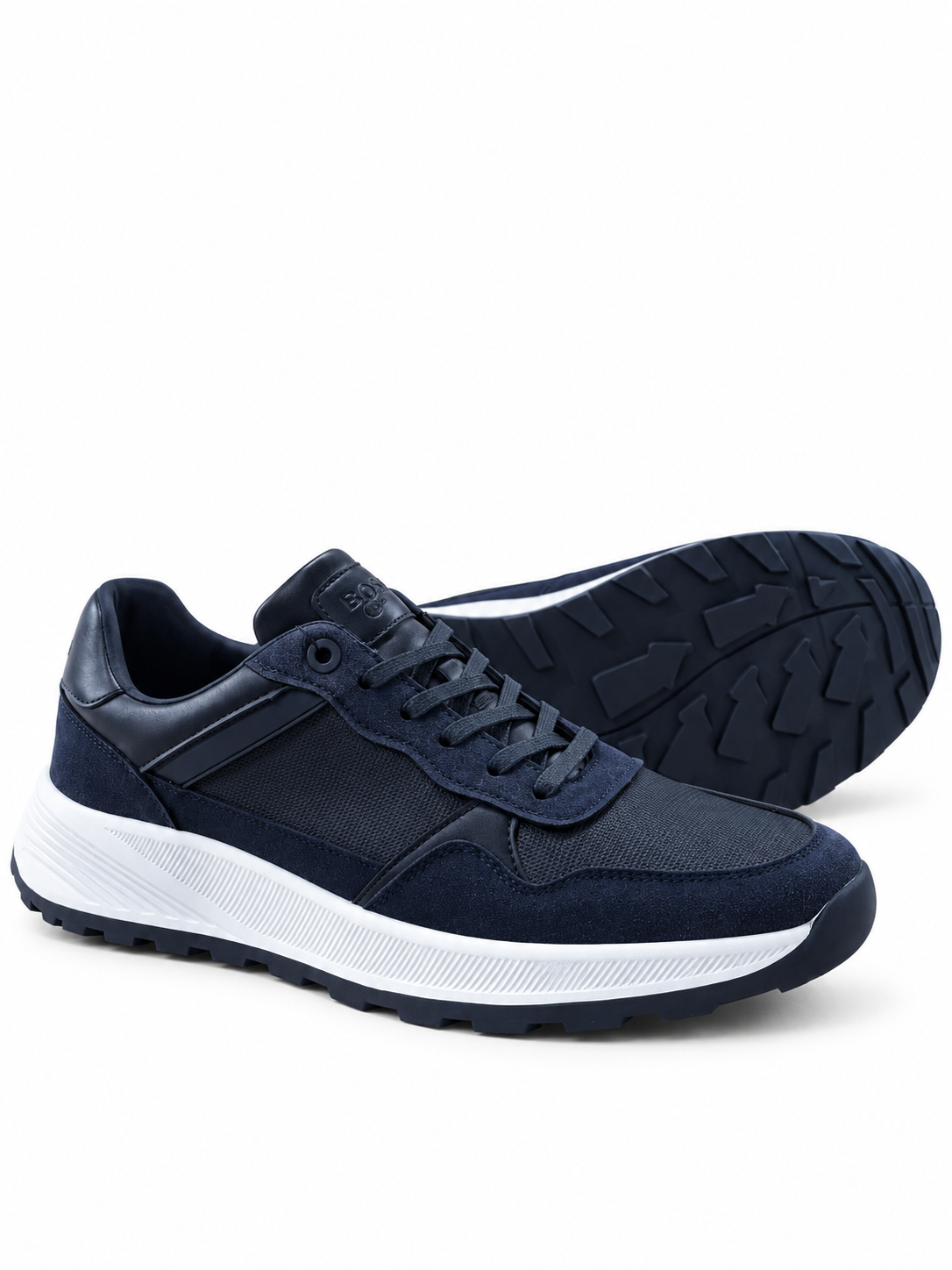 Premium Sneakers
Clean design with a modern, versatile look.