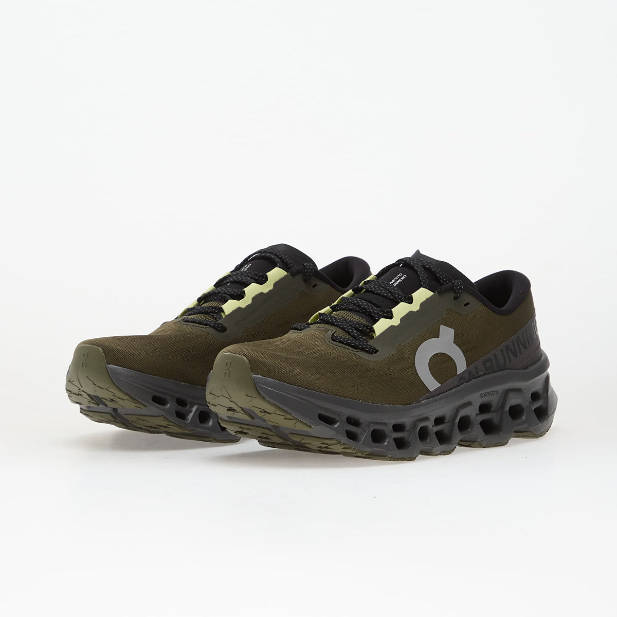 On Cloud Monster Premium quality sneakers.
Lightweight, comfortable & stylish for. Big Size.