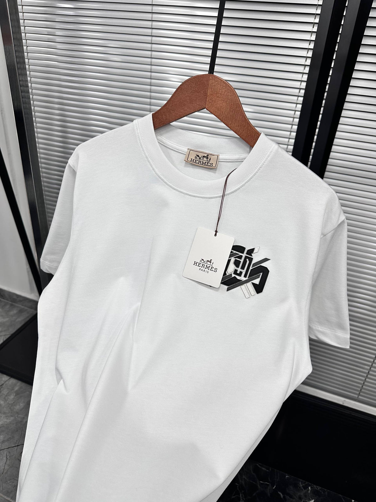Hermes Tshirt Minimal look. Maximum style.Regular fit.