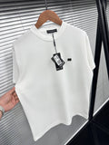 DG Tshirt Simple. Premium. Made to stand out.Regular Fit.