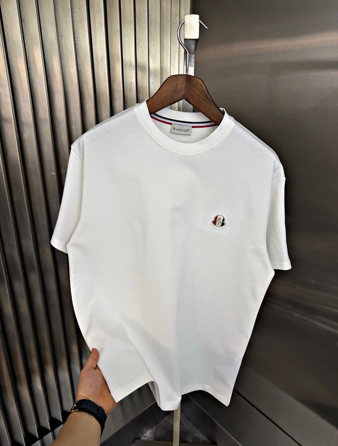 MONCLER T-SHIRT 
Premium quality
• Regular fit